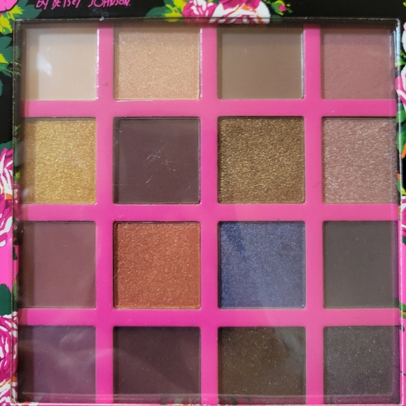 Betsey Johnson Mascara & Eyeliner kit and eyeshadow pallette BNIB DUO - Picture 6 of 12